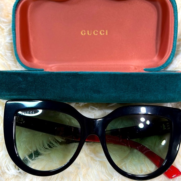 Gucci Accessories - Gucci sunglasses